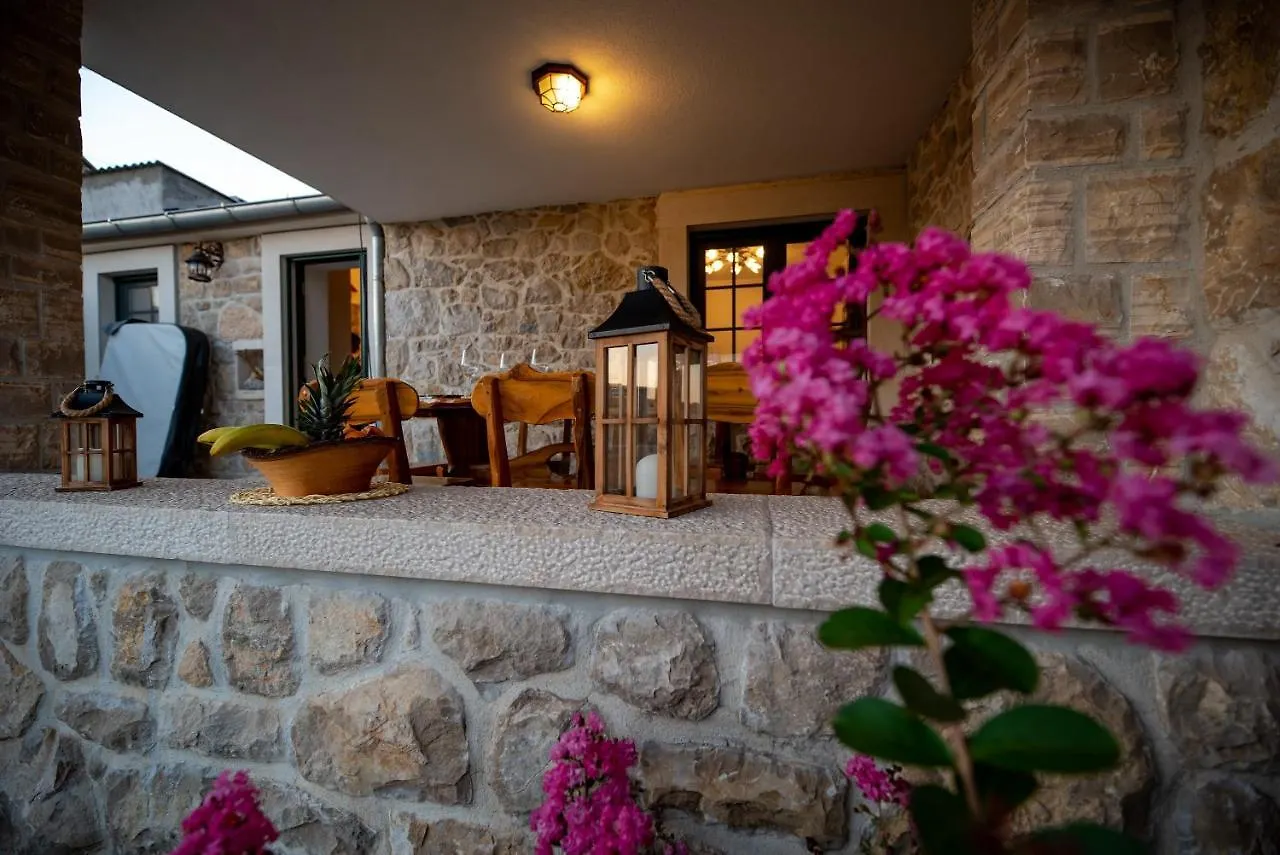 Didov Dvor Villa Ražanac 0*,  Kroatië